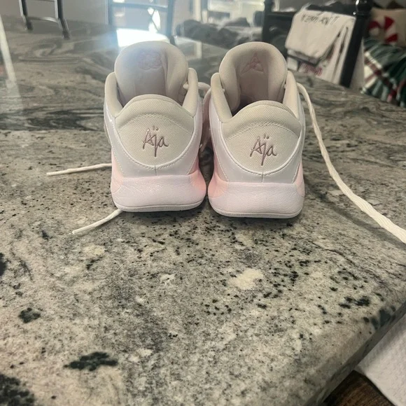 Nike A’One Women’s basketball shoes Wht/Prfct Pnk/Prism Pnk - Picture 5 of 8